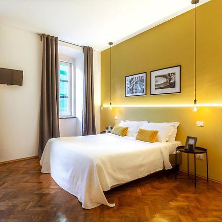 Tram Apartment For 4 Guests Trieste Extérieur photo