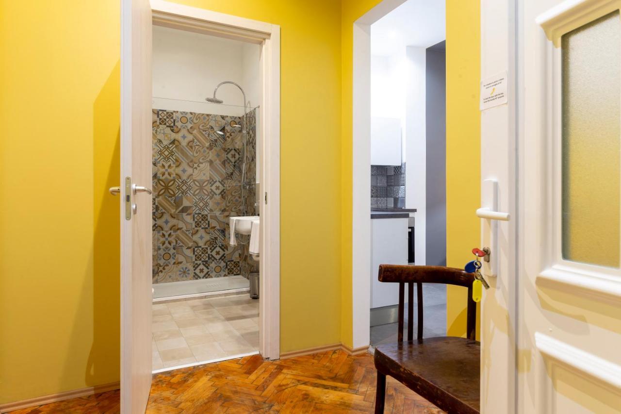 Tram Apartment For 4 Guests Trieste Extérieur photo